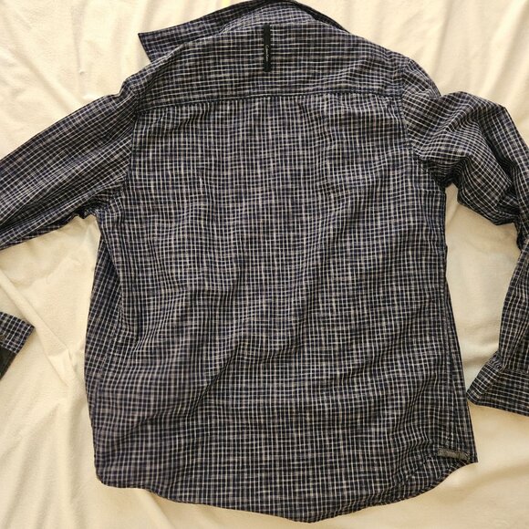 Classic Calvin Klein Style Shirt - Picture 9 of 9